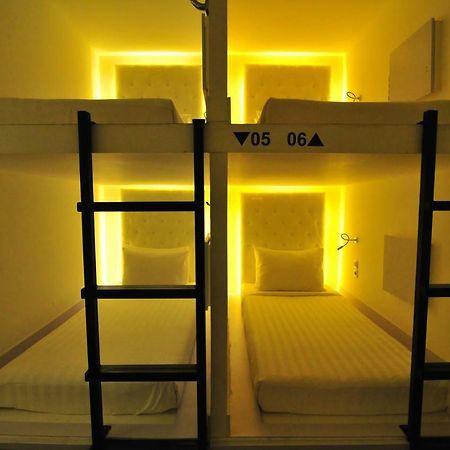 Capsule Hostel Old Batavia Jakarta Kültér fotó