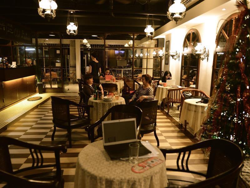 Capsule Hostel Old Batavia Jakarta Kültér fotó