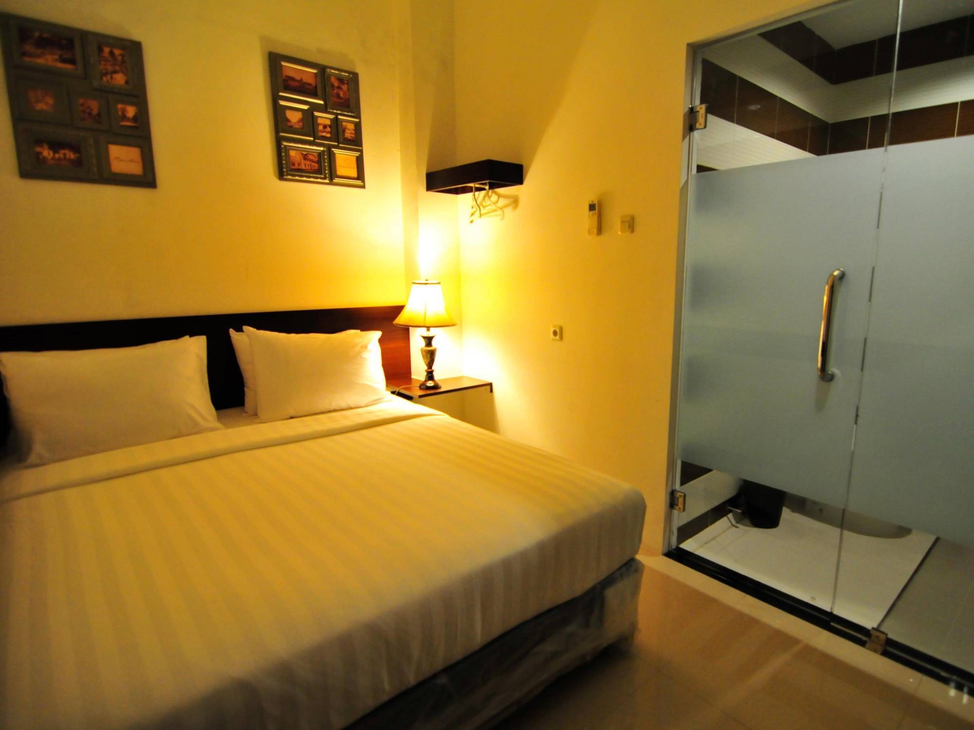 Capsule Hostel Old Batavia Jakarta Kültér fotó