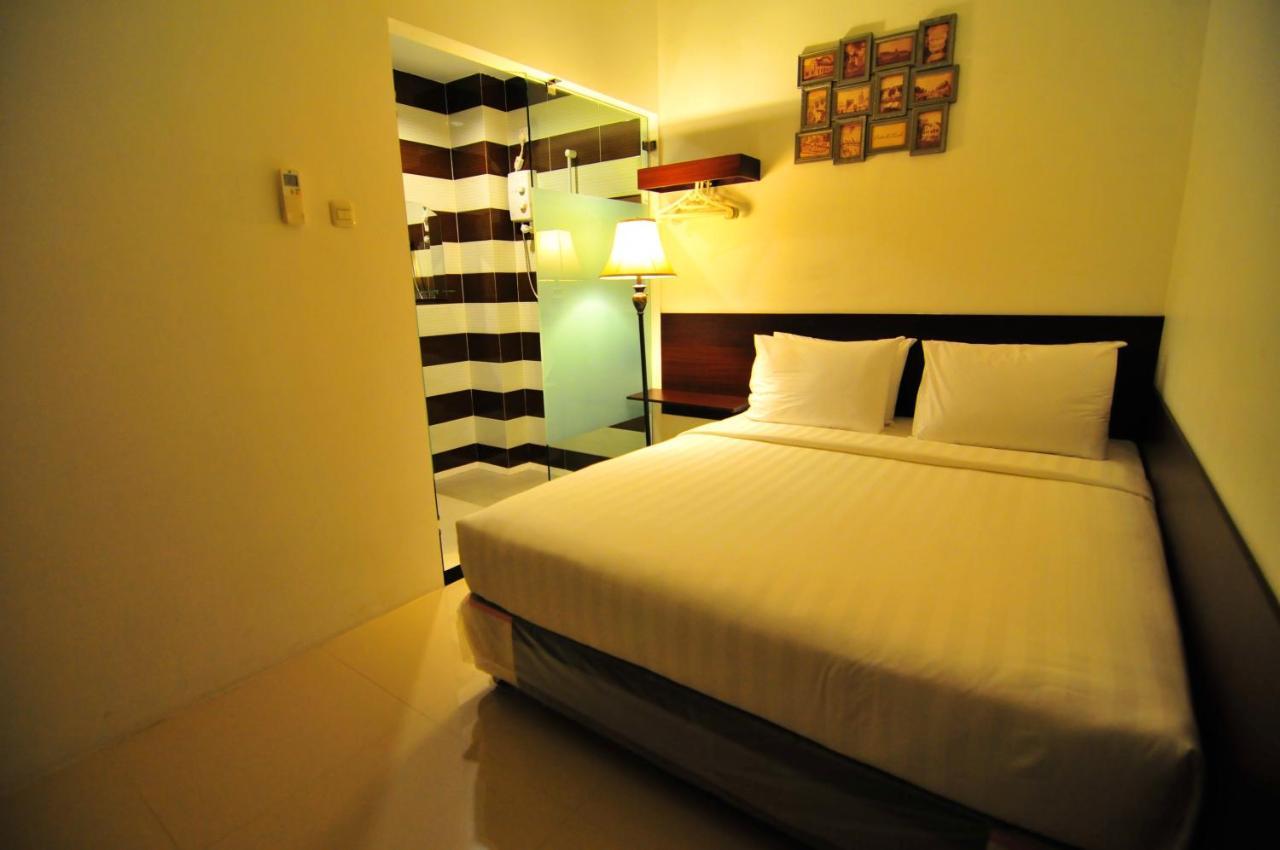 Capsule Hostel Old Batavia Jakarta Kültér fotó